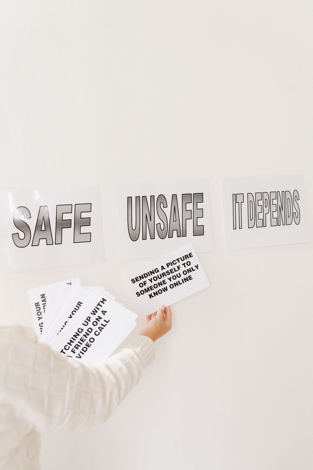Digital Dangers: Safe or Unsafe, Activity Kit