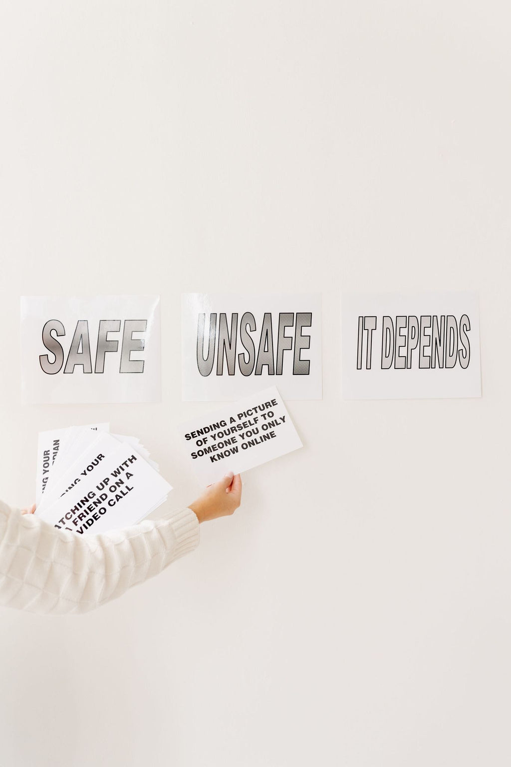 Digital Dangers: Safe or Unsafe, Activity Kit